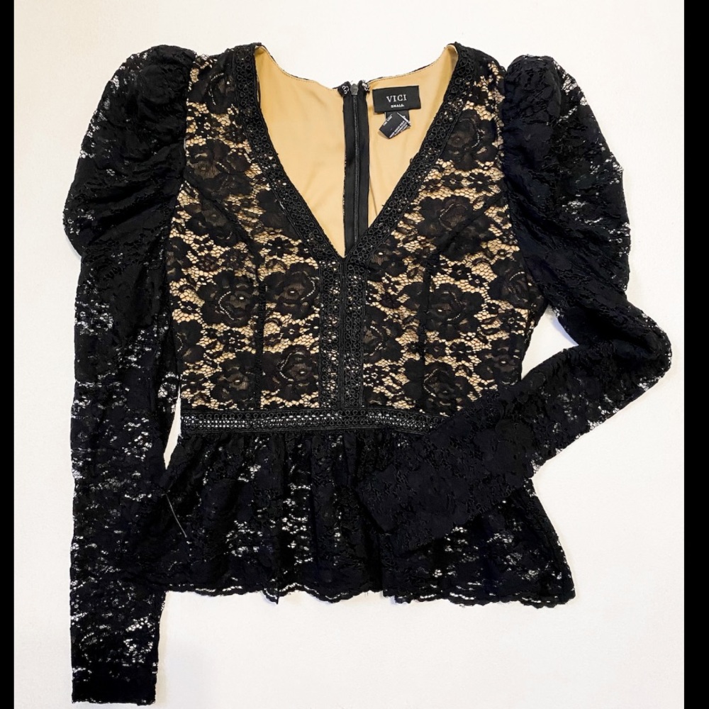 Black lace Vici top